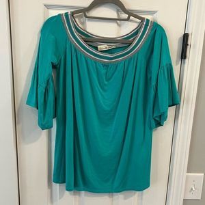 Vine & Love, Bell Sleeve shirt in teal, size Medium